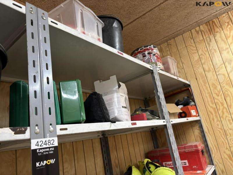 Shelves - empty 22