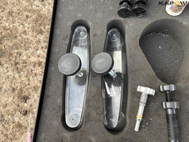 Repair kit for stone chips 10