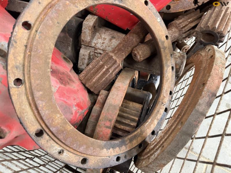 Spare parts for axles on Massey Ferguson 11
