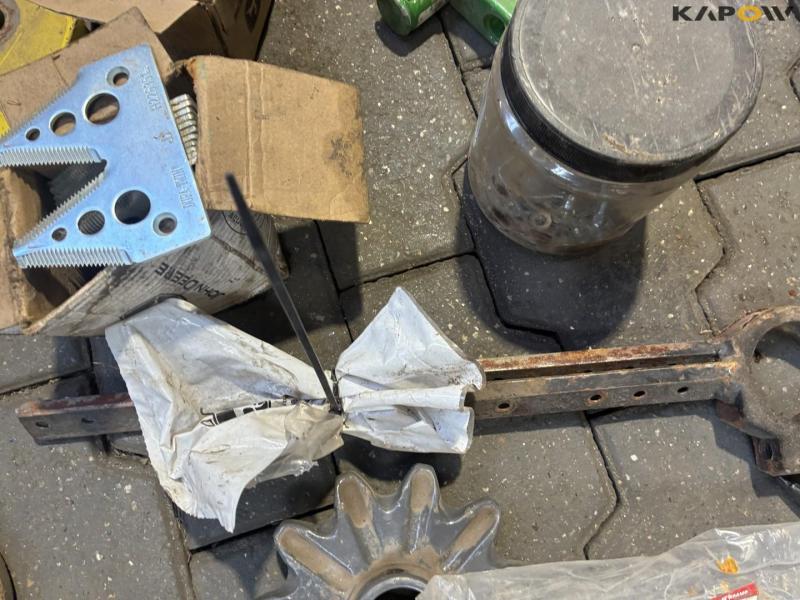 Spare parts for John Deere combine harvester 18