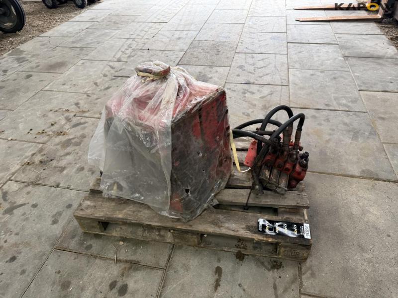 Spare parts for Massey Ferguson 4840 2