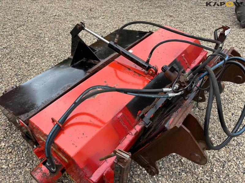 RHM FM1800 sweeper with collector 13