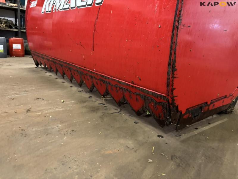 Ri-Mach 260-HD block cutter with Volvo hitch 9