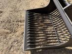 Shaker bucket with S60 hitch 9