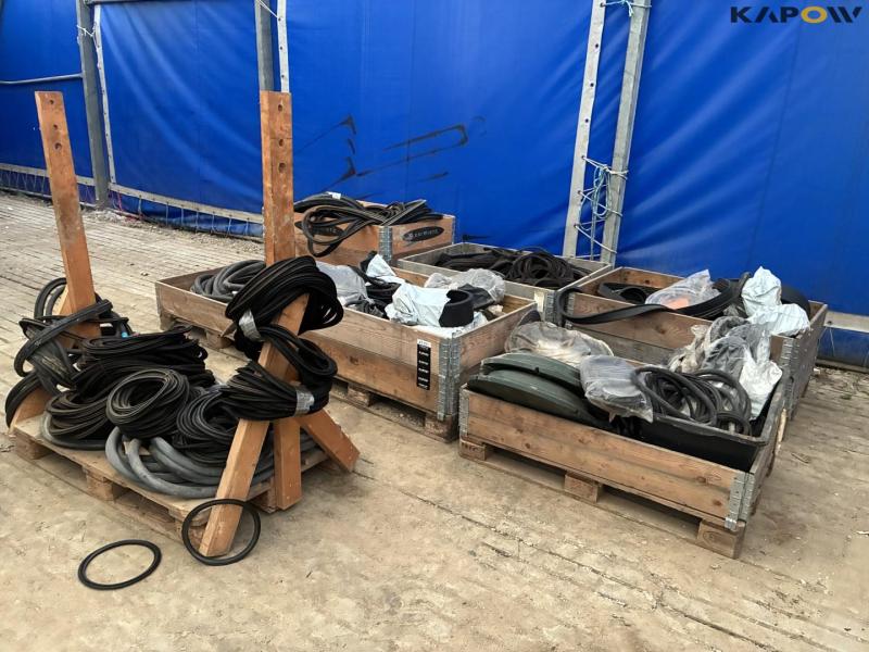 Pipe gaskets and sealing strips 1