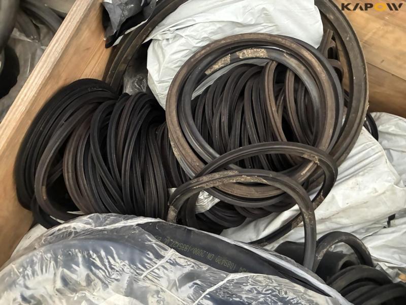 Pipe gaskets and sealing strips 20