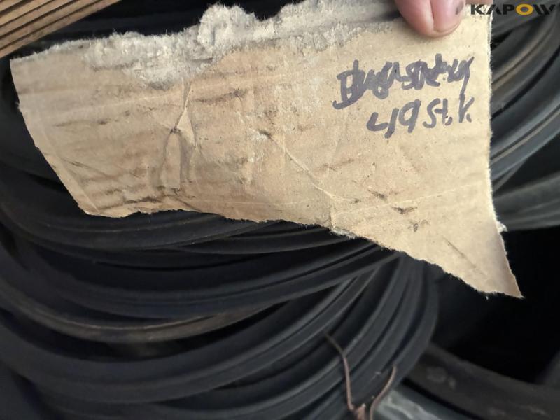Pipe gaskets and sealing strips 25