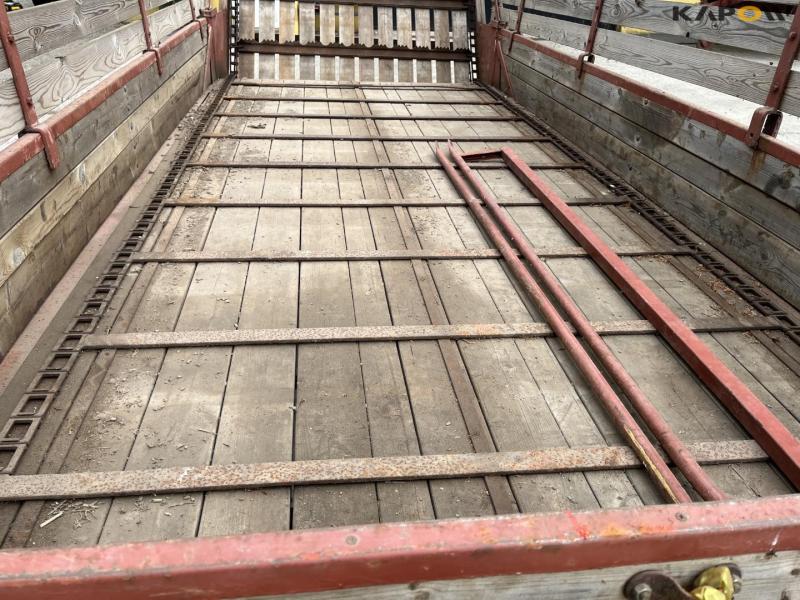 Roland U36 dump truck with grass sides 14