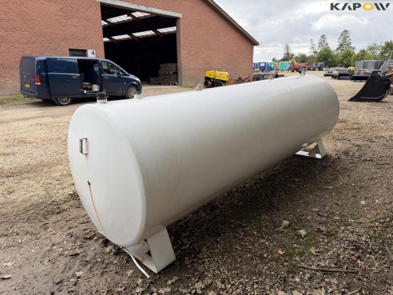 Roug 4000 liter diesel tank 6