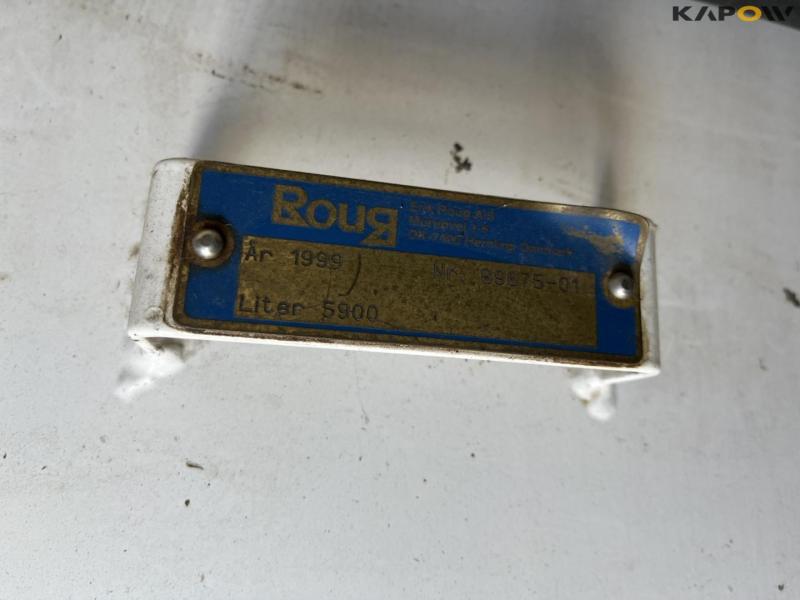 Roug diesel tank with pump 8