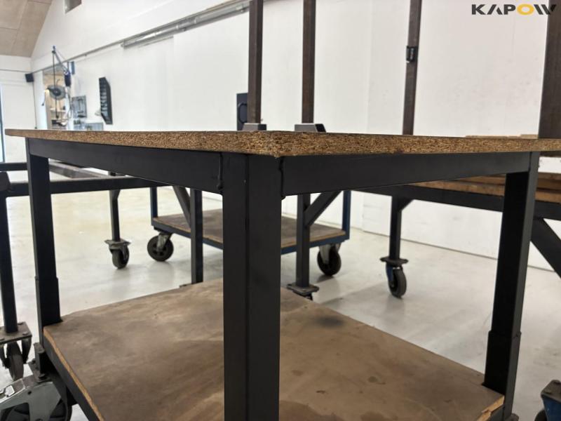 Rolling tables 26