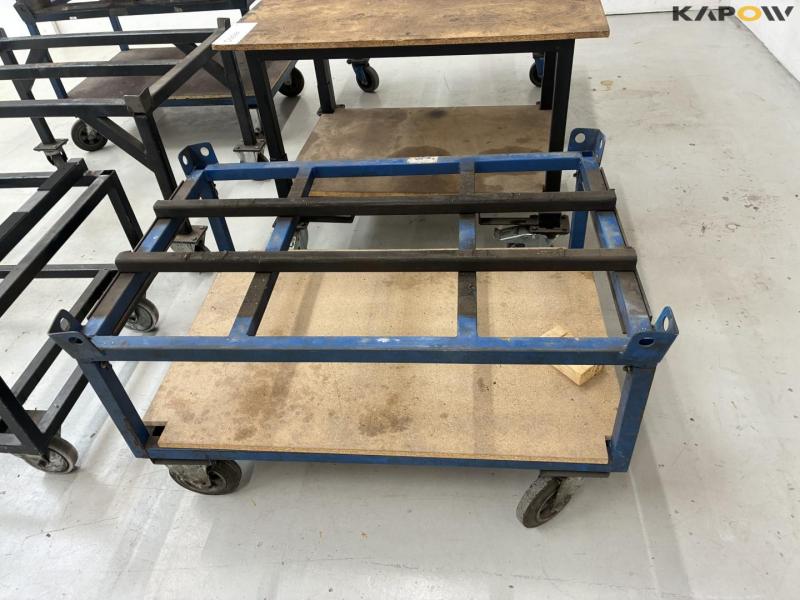 Rolling tables 32