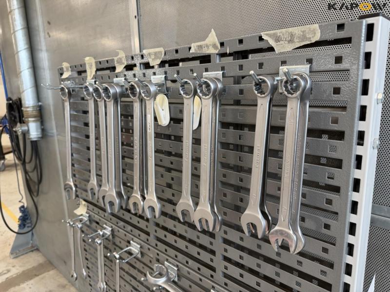 Rolling wall with tools 8
