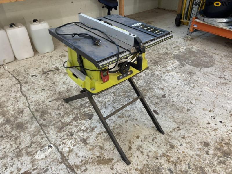 Ryobi RTS1800S table saw 2