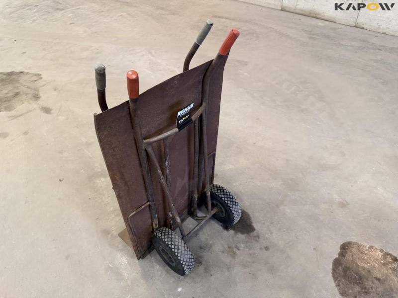 Sack trucks, chains and hoists 7