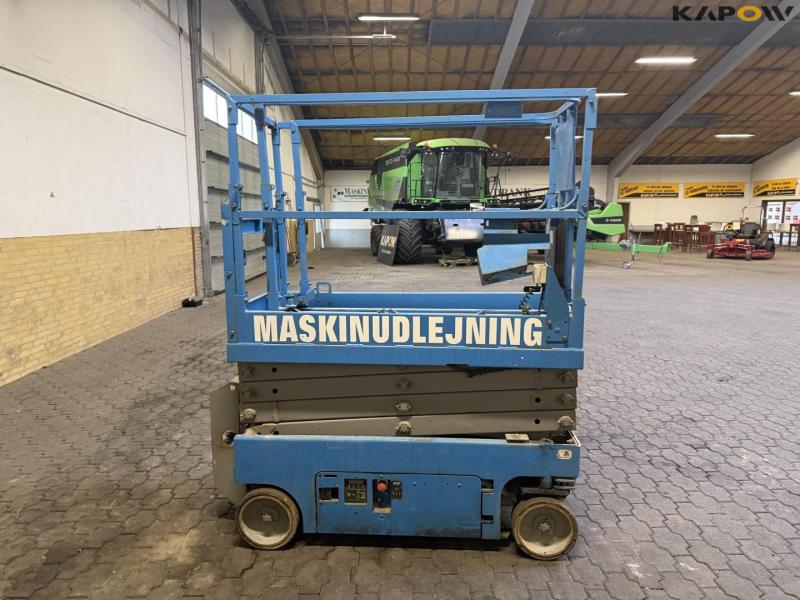 Genie GS1932 scissor lift 4