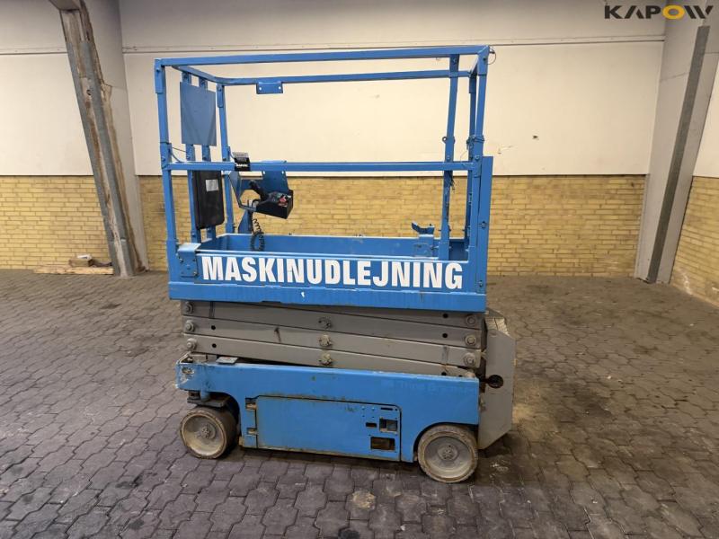 Genie GS1932 scissor lift 8