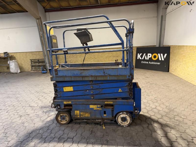 Scissor lift 8