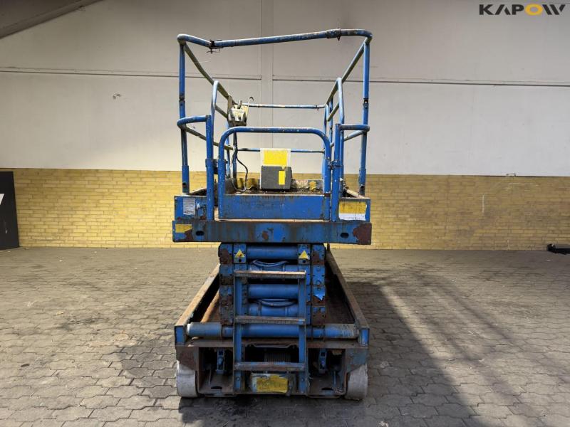 Scissor lift 2