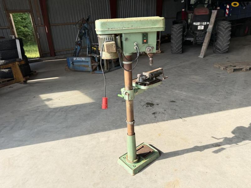 Samson DPFC-17-12 pillar drill 5