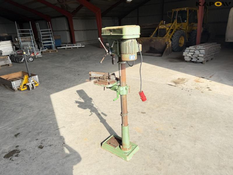 Samson DPFC-17-12 pillar drill 7