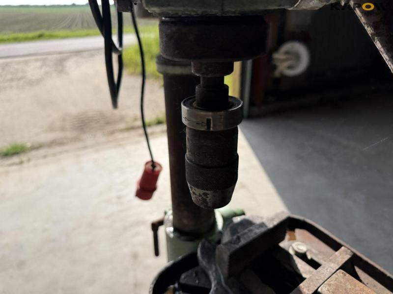 Samson DPFC-17-12 pillar drill 13