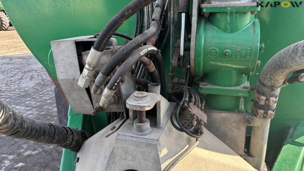 Samson PG25 with crane and tow hoses 24 meters 17