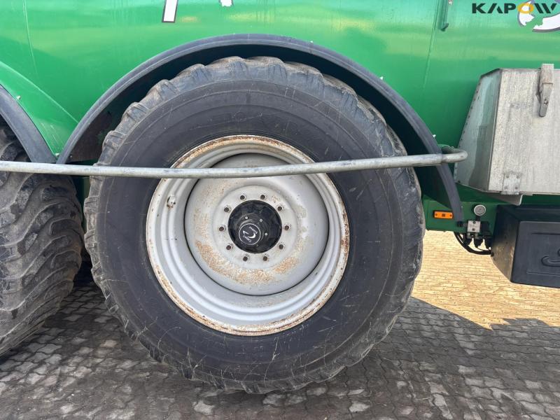 Samson PG25 with crane and tow hoses 24 meters 33