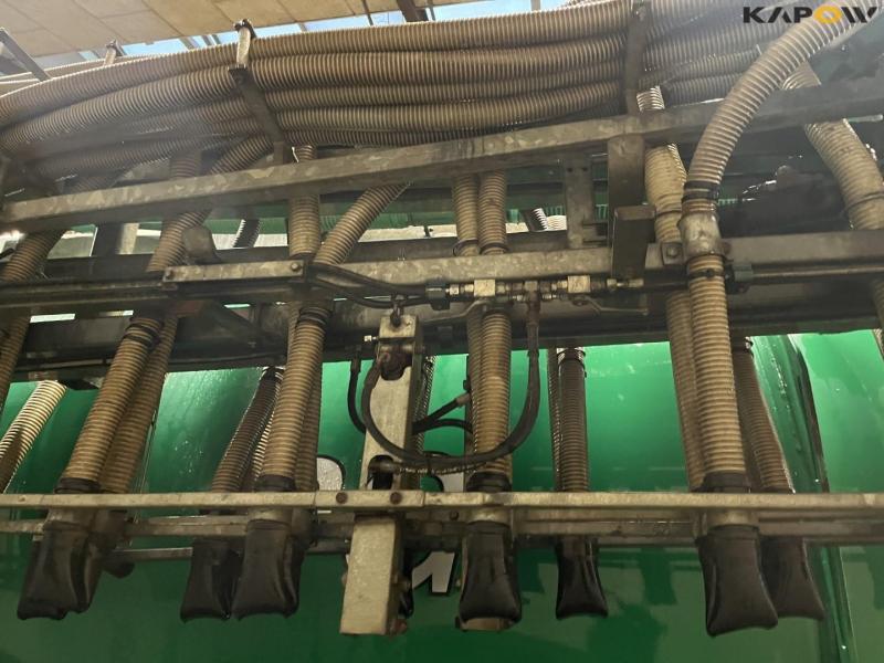 Samson SBX 24 meter hose boom with anti-drip 19