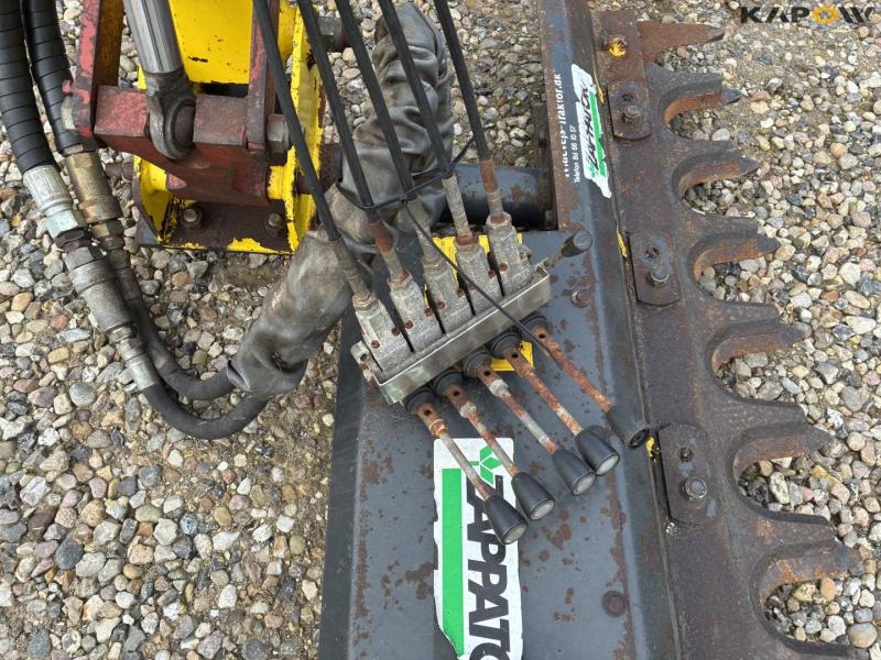 Sandri K5 finger clipper and Zappator BT100 flail clipper 39