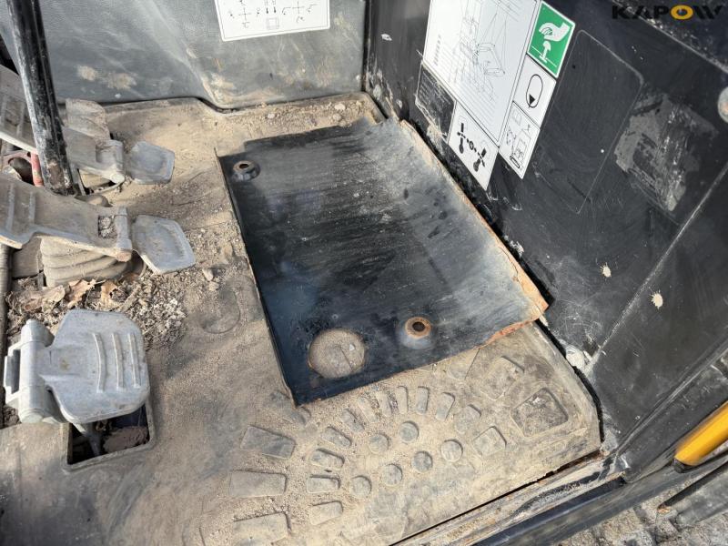 Sany SY18C mini excavator 33