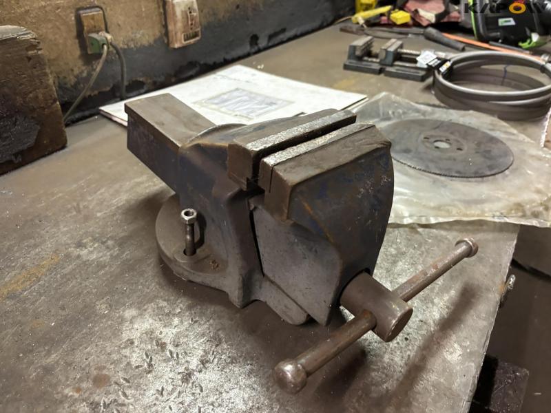 Saw blades various 16