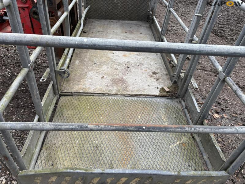 Scantruck swivel and crew basket 21