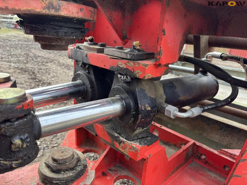 Scantruck swivel and crew basket 26