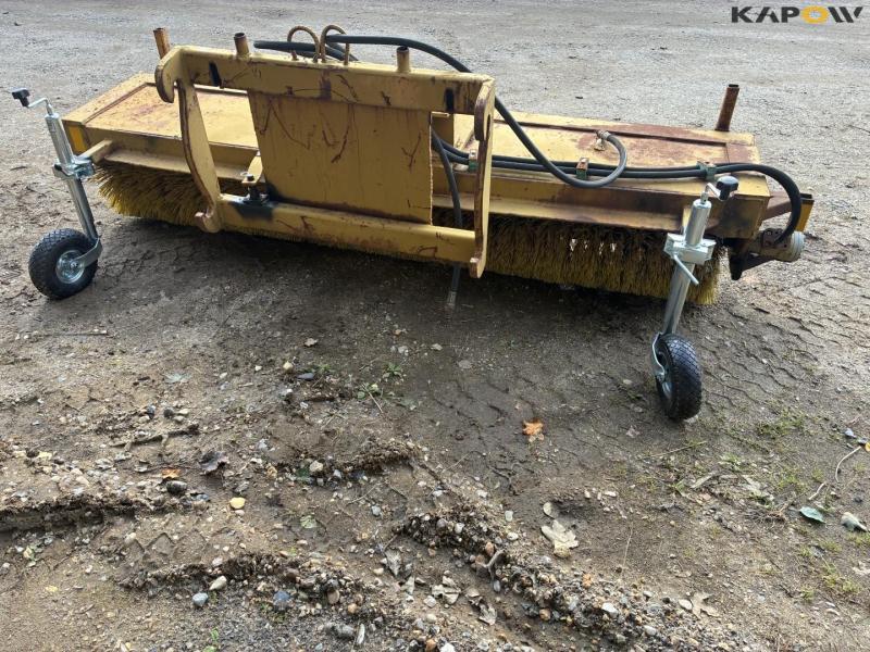 Scantruck hydraulic broom for Hydrema front hitch 5