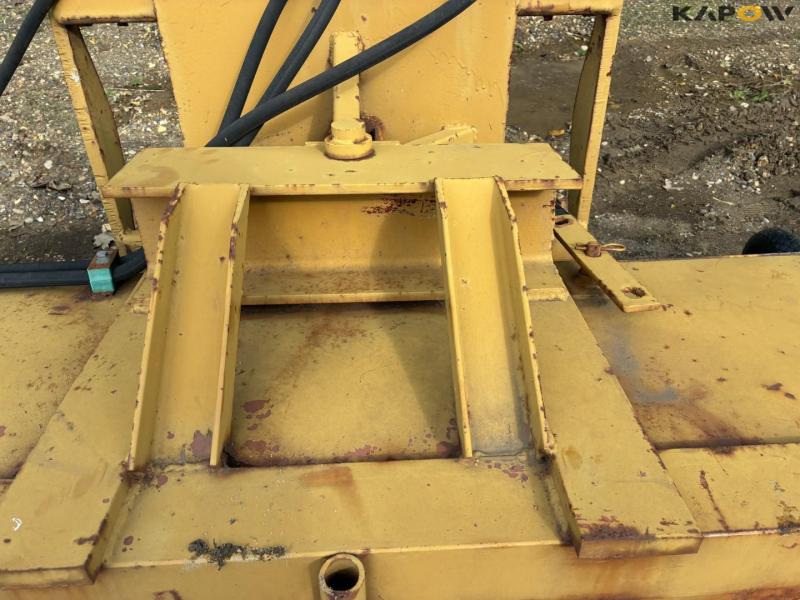 Scantruck hydraulic broom for Hydrema front hitch 11