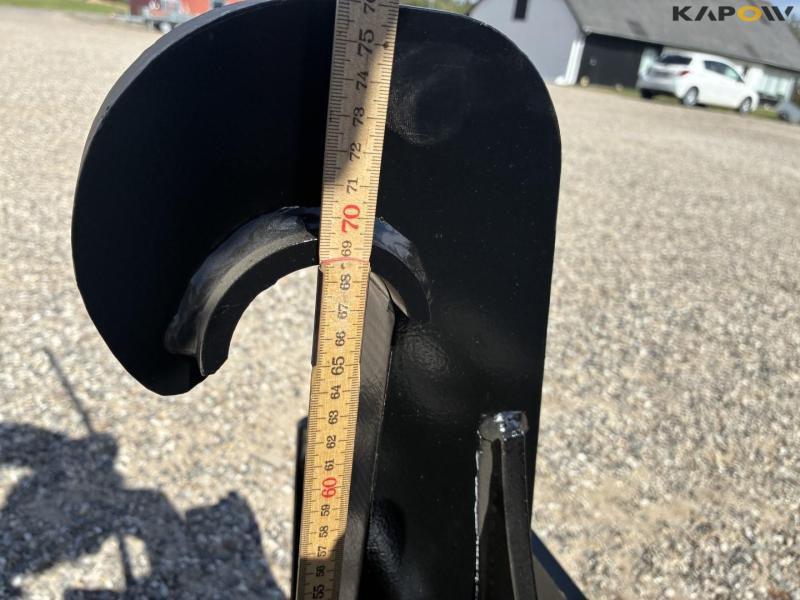 SE pallet forks with Volvo hitch 13