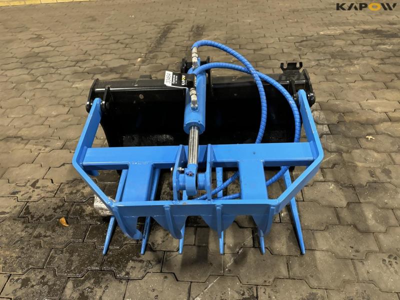 SE silo grab with Avant hitch 2