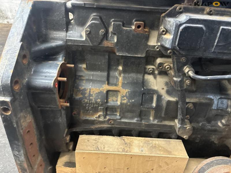 Sisu engine disassembled 21