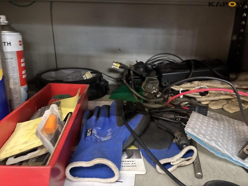Cabinets with content 15