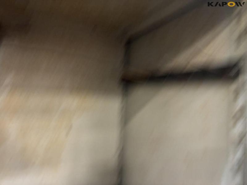 Cabinets with content 35
