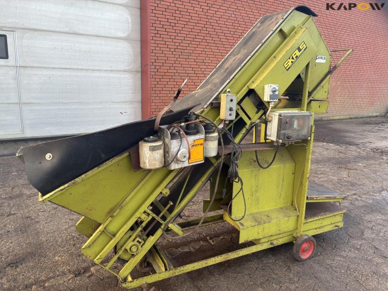 Skals AM bag filler with scale 1