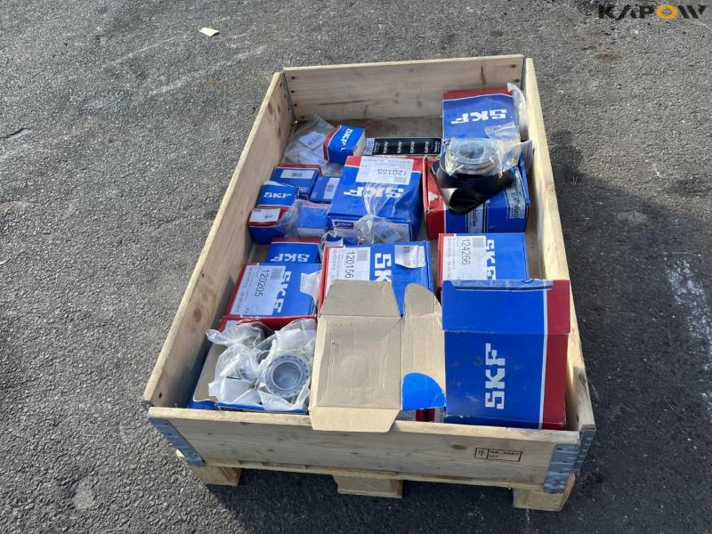 SKF bearings and bearing housings 8