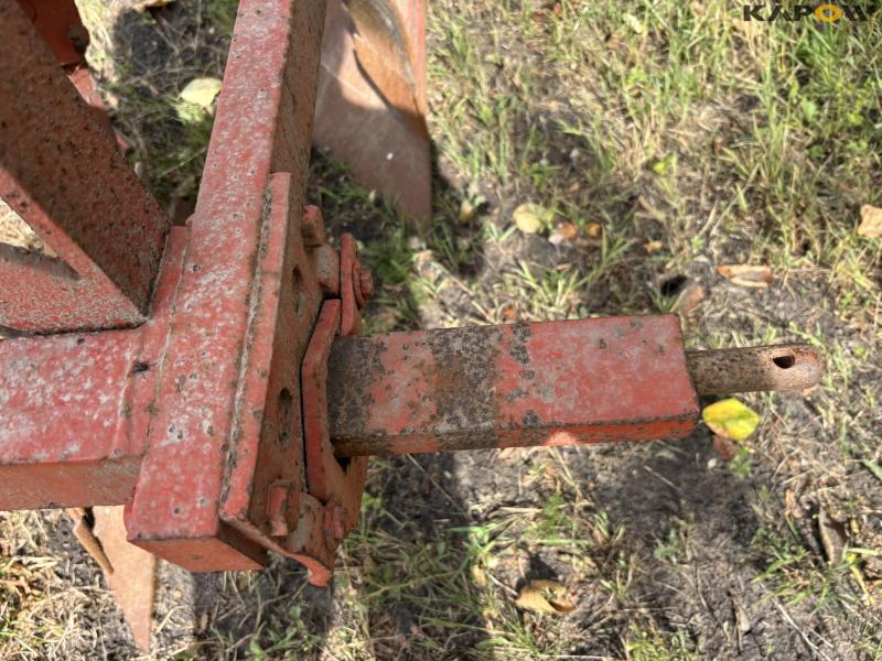 Skjold Eminent 3 furrow plough 10