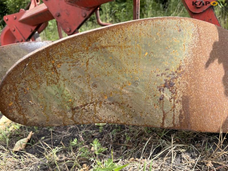 Skjold Eminent 3 furrow plough 16