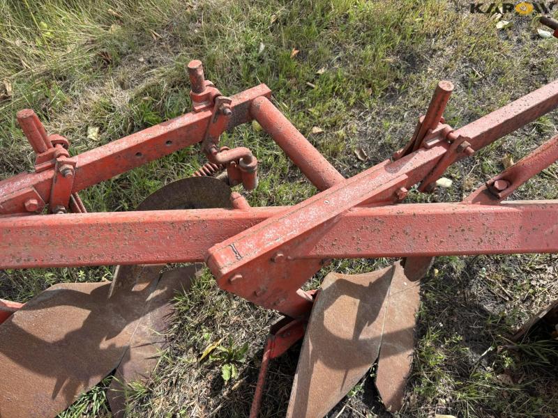 Skjold Eminent 3 furrow plough 21