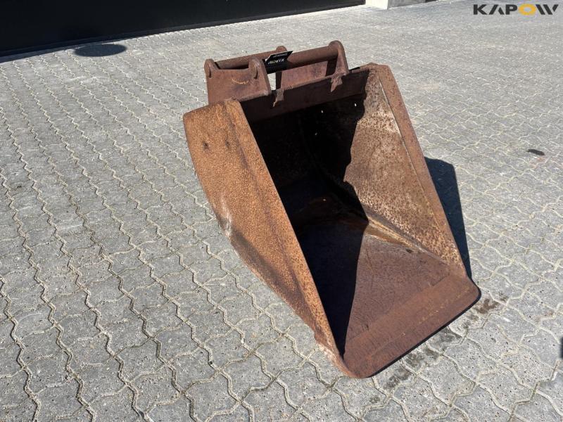 Excavator bucket 60 with Hydrema hitch 3