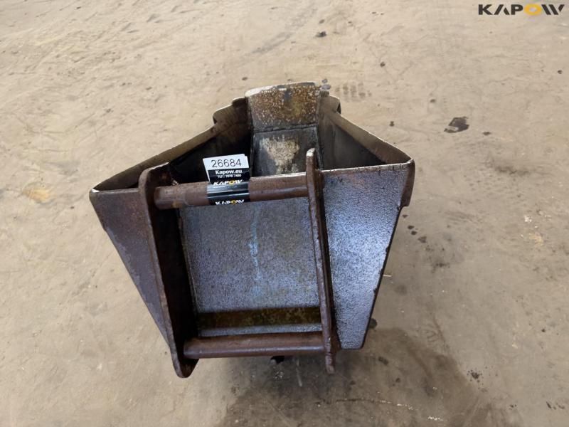 Bucket with Hydrema hitch 6