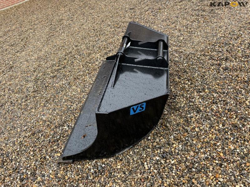 Bucket with Hydrema hitch 8