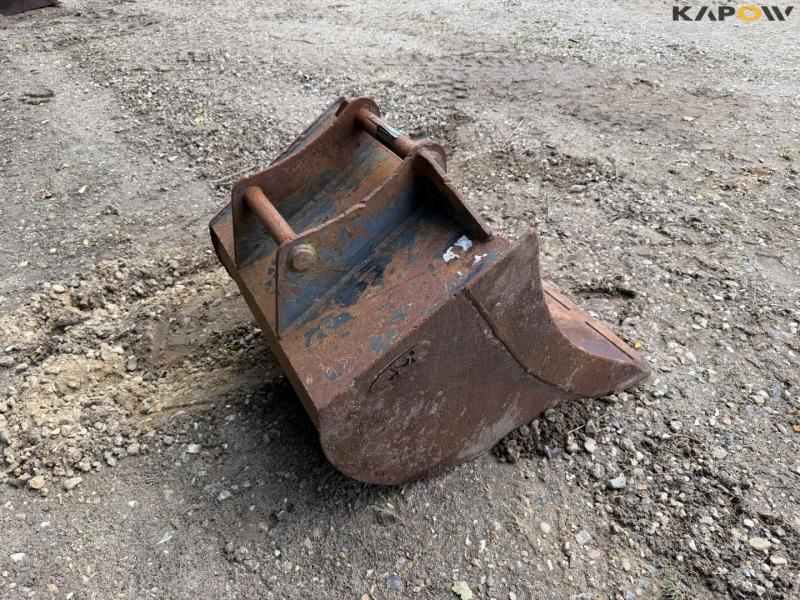 Bucket with Hydrema hitch 5